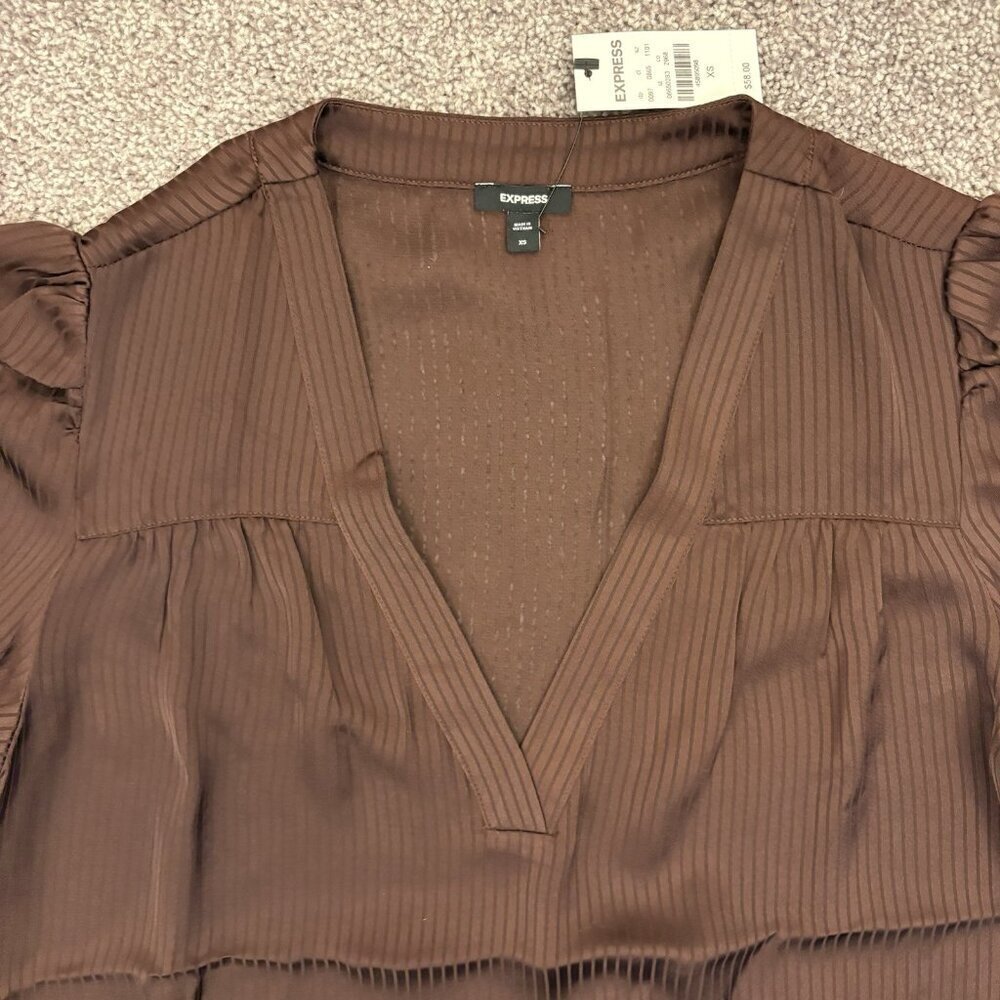 Express Women's Satin Top Size XS Brown Striped V-Neck Cuff Sleeve NWT $58 - Picture 6 of 15